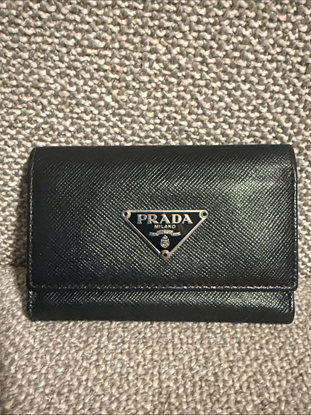 Prada Black Leather Key Card Holder 6 key missing 3 hooks